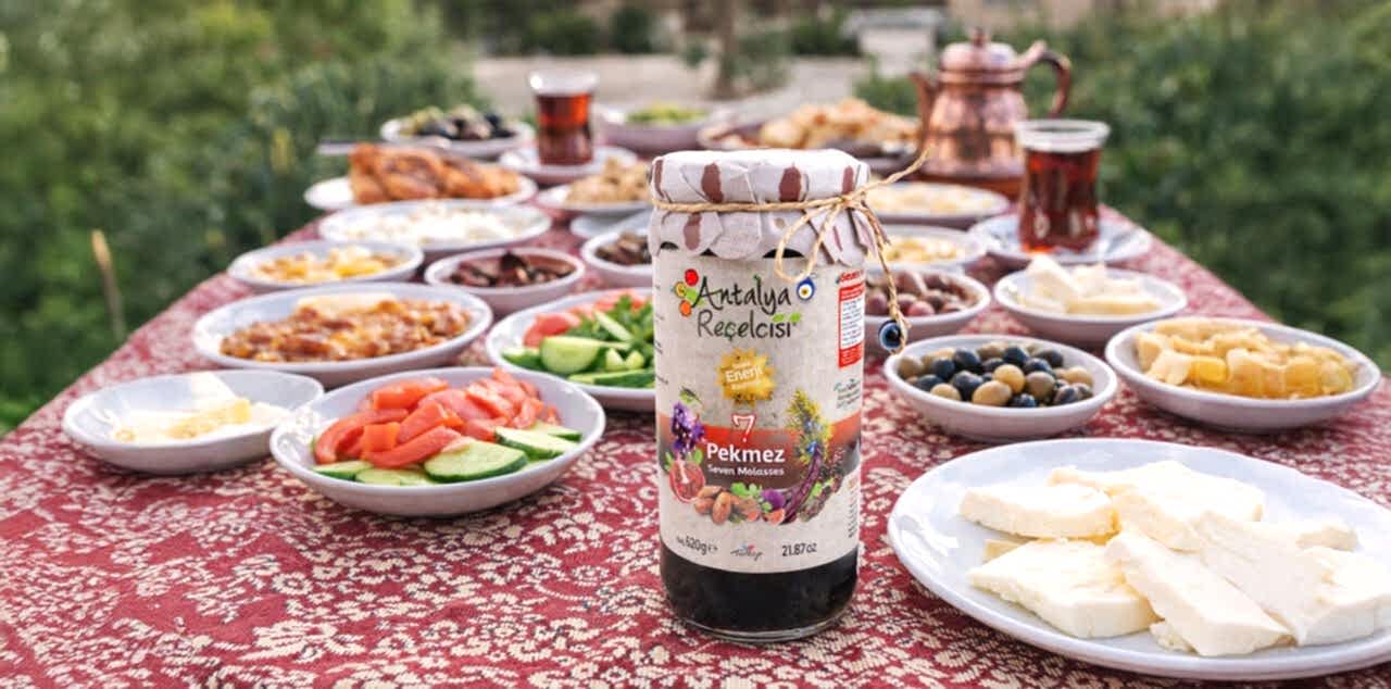 7 Pekmez, Tek Kavanoz: Kışın Yoğun Lezzeti